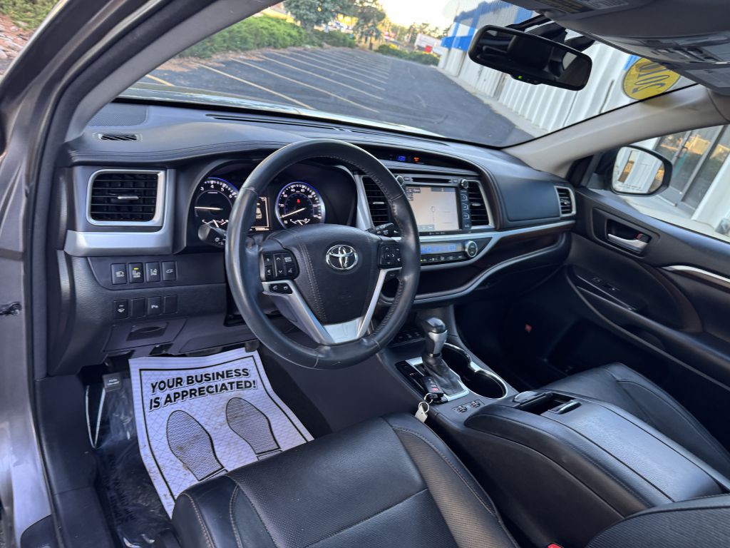 2016 Toyota Highlander Image 14