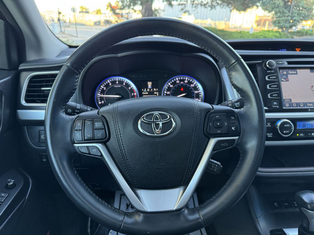 2016 Toyota Highlander Image 20