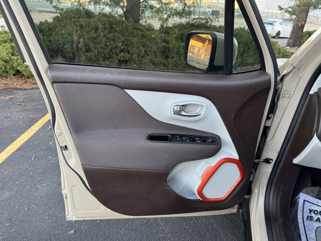 2015 Jeep Renegade Image 15