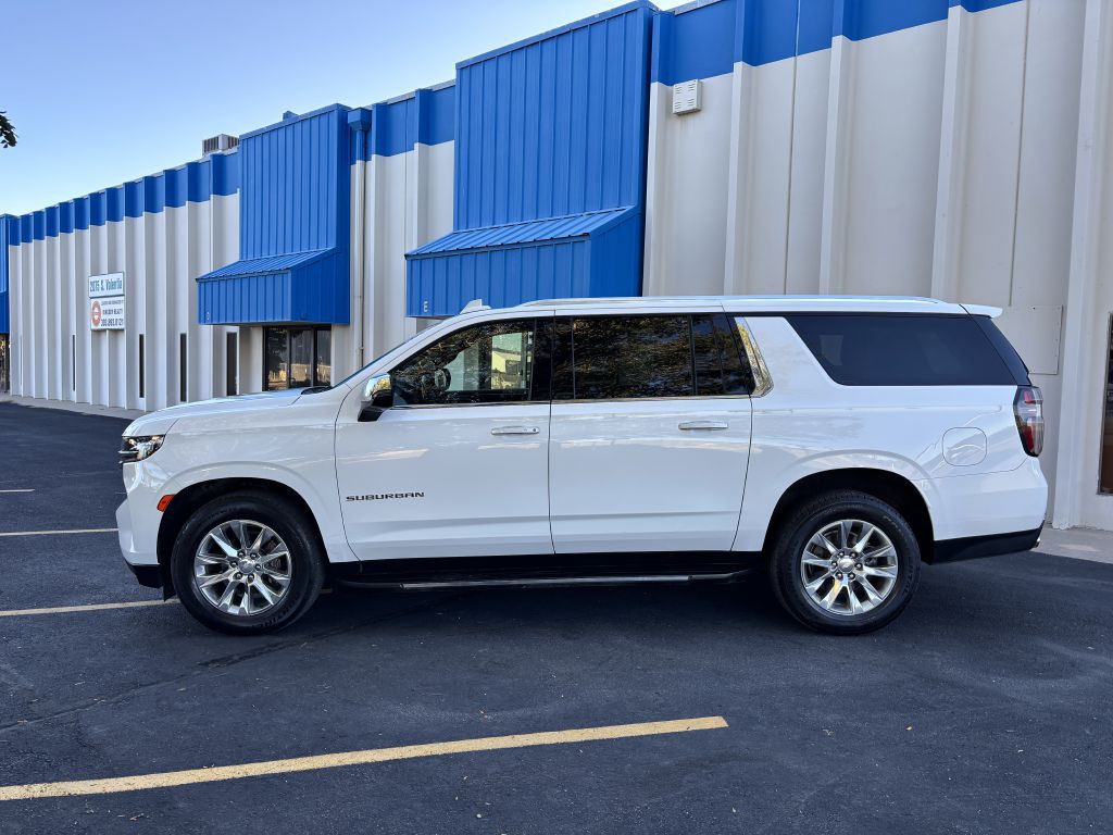 2023 Chevrolet Suburban Image 4