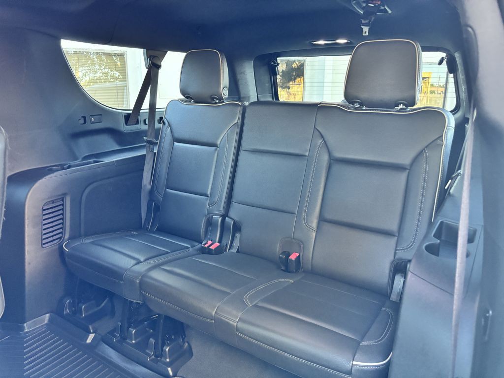 2023 Chevrolet Suburban Image 16