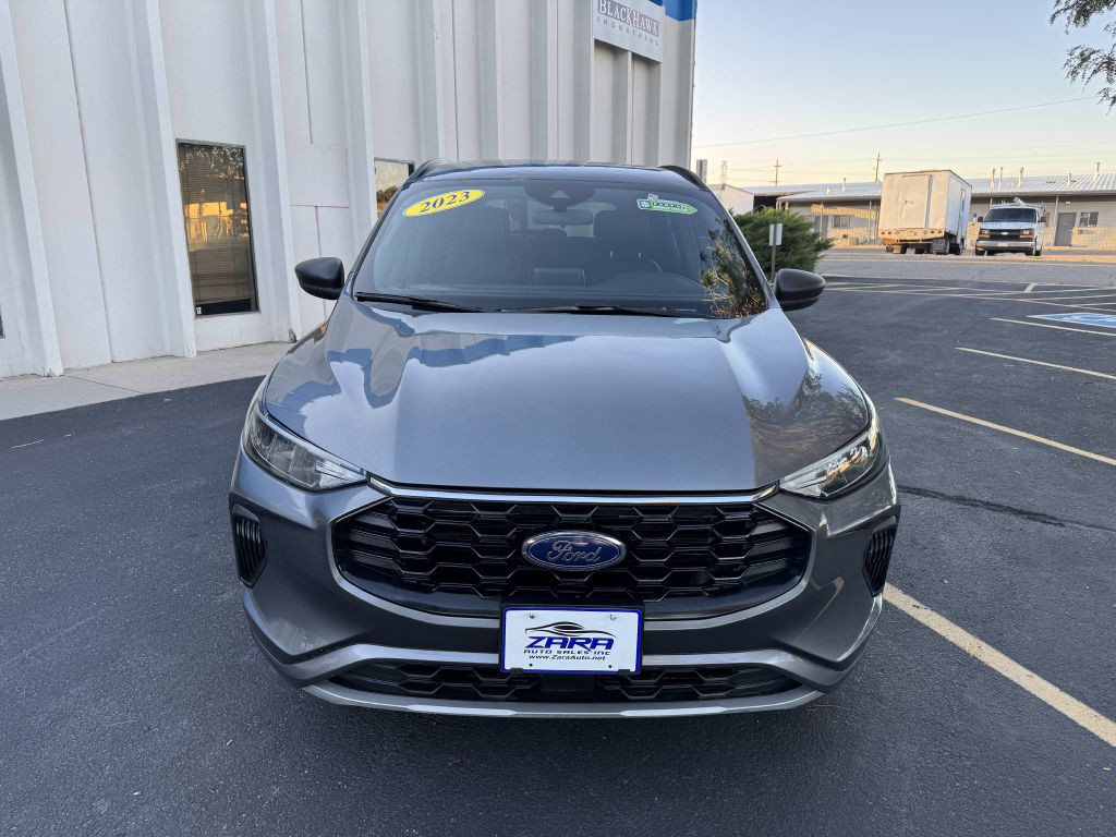 2023 Ford Escape Image 2