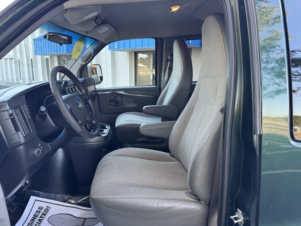 2012 Chevrolet Express Image 11