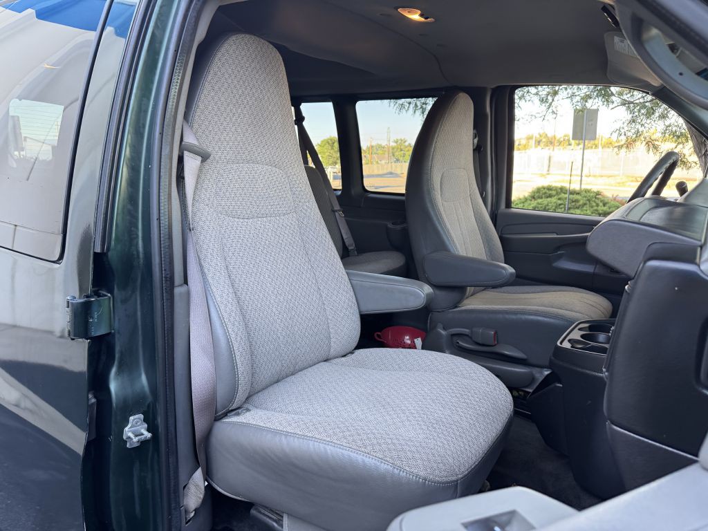 2012 Chevrolet Express Image 15