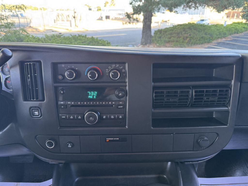 2012 Chevrolet Express Image 18