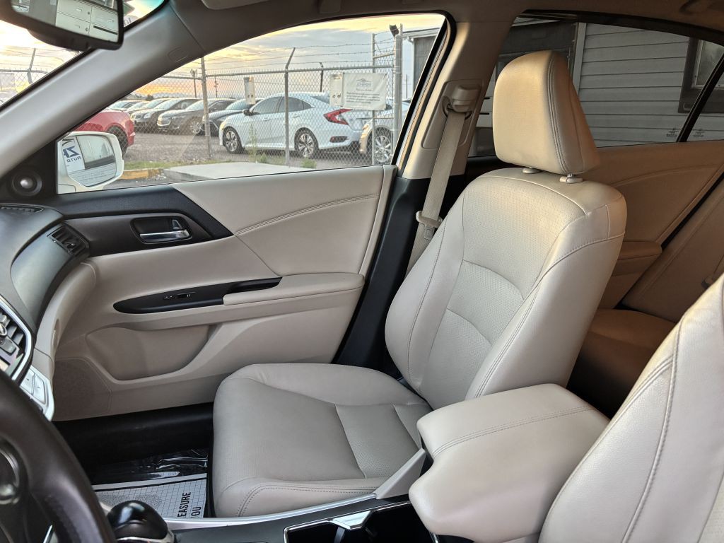 2015 Honda Accord Image 14