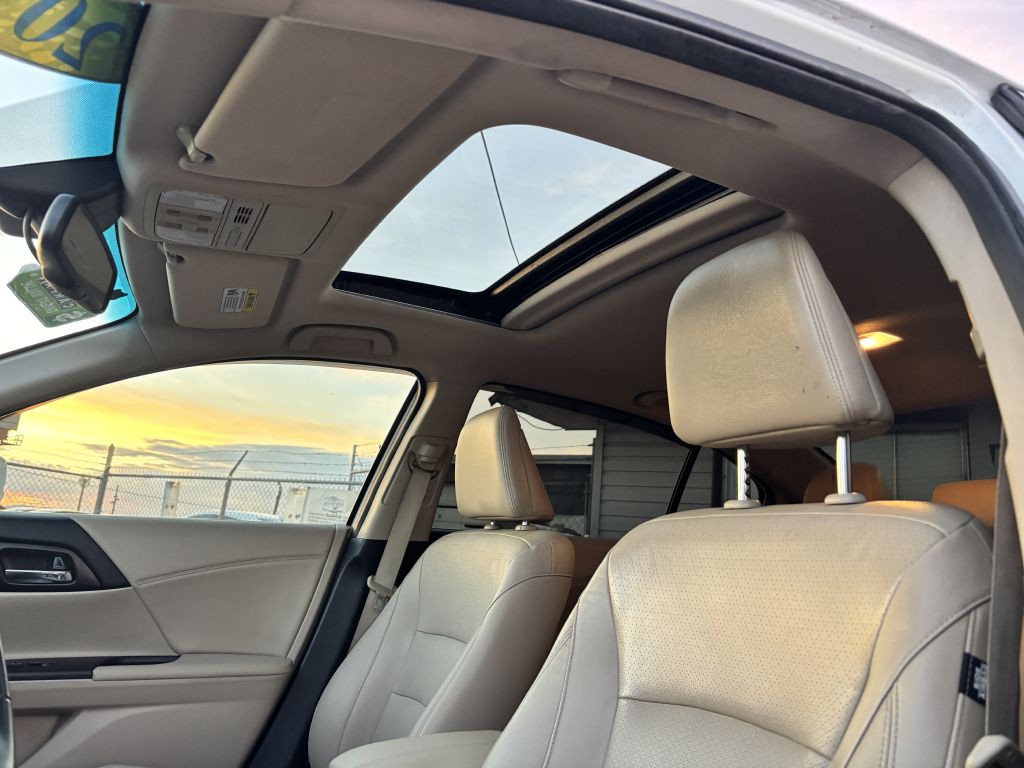 2015 Honda Accord Image 15