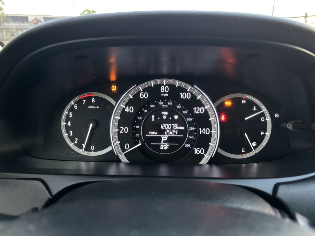 2015 Honda Accord Image 24
