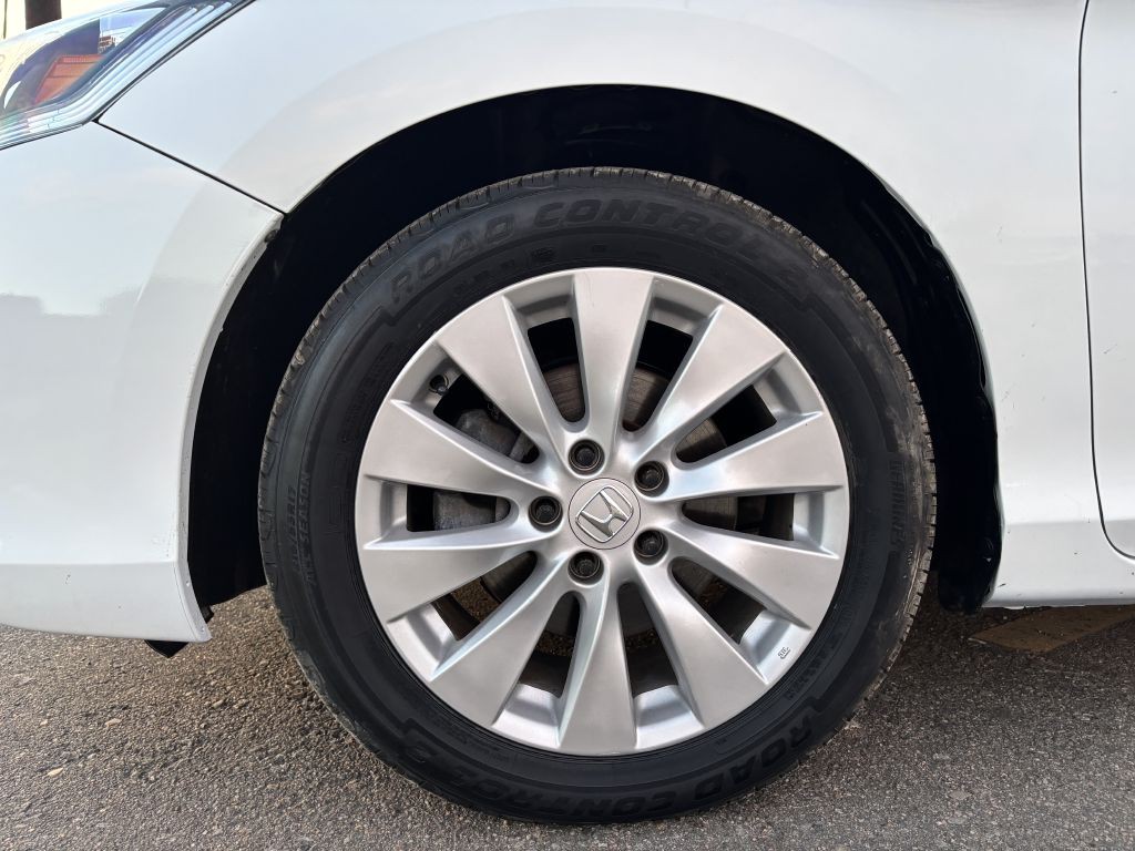 2015 Honda Accord Image 28