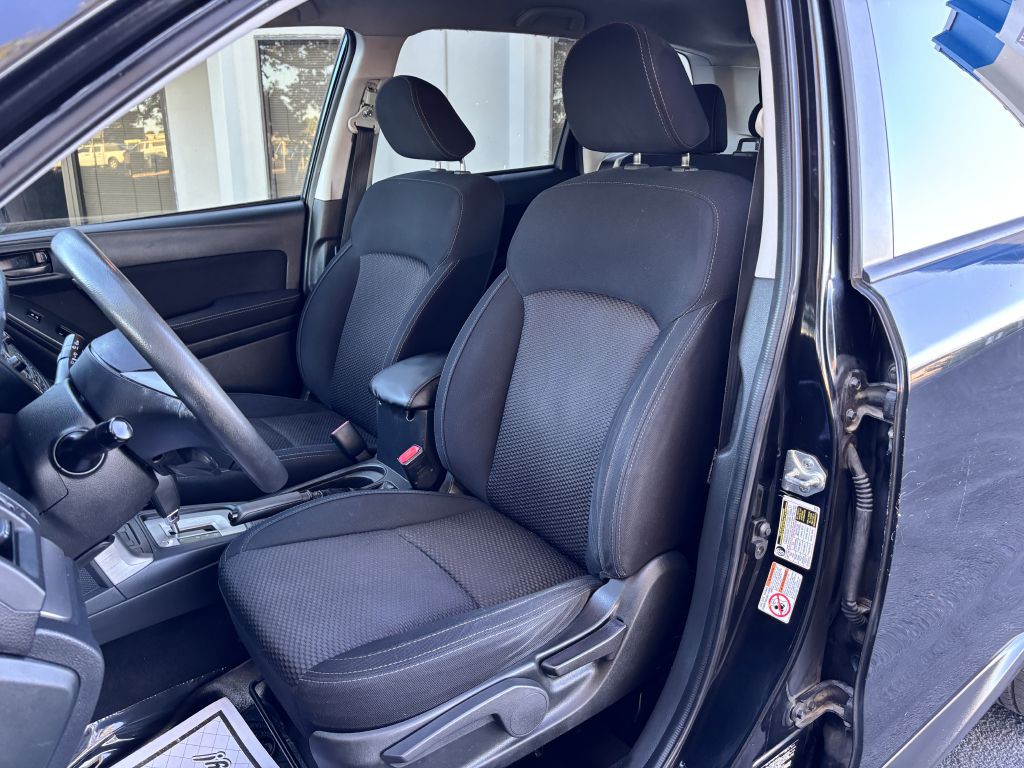 2015 Subaru Forester Image 12