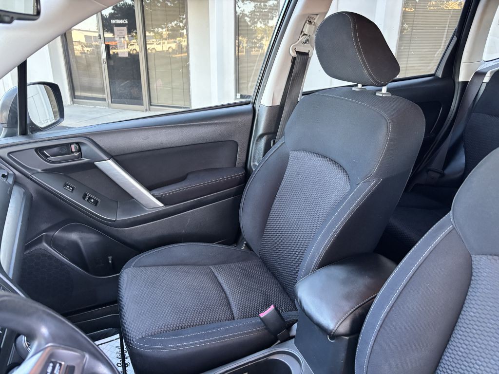 2015 Subaru Forester Image 13
