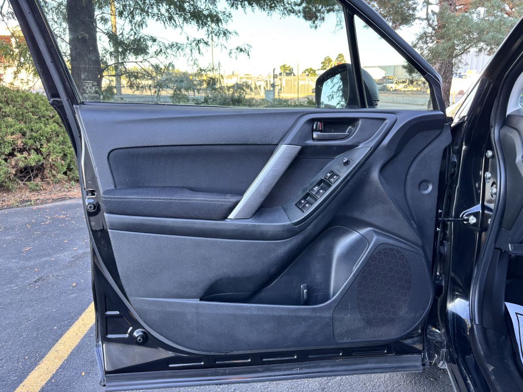 2015 Subaru Forester Image 14