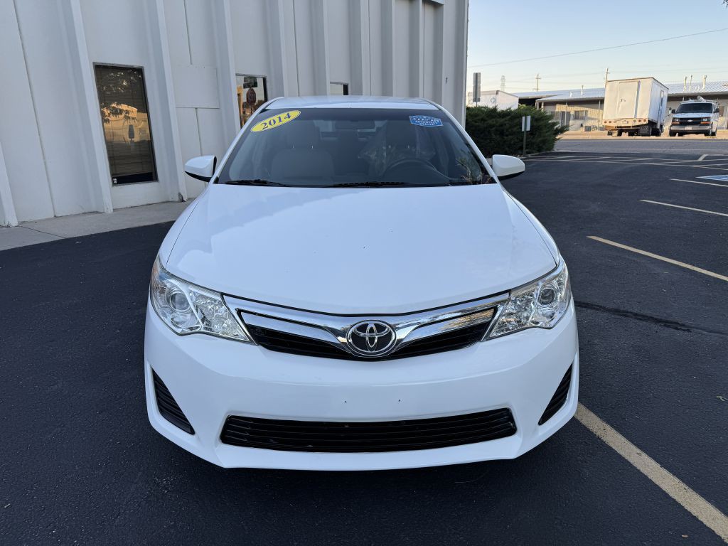 2014 Toyota Camry Image 2