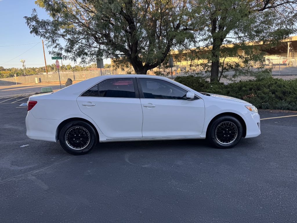 2014 Toyota Camry Image 8