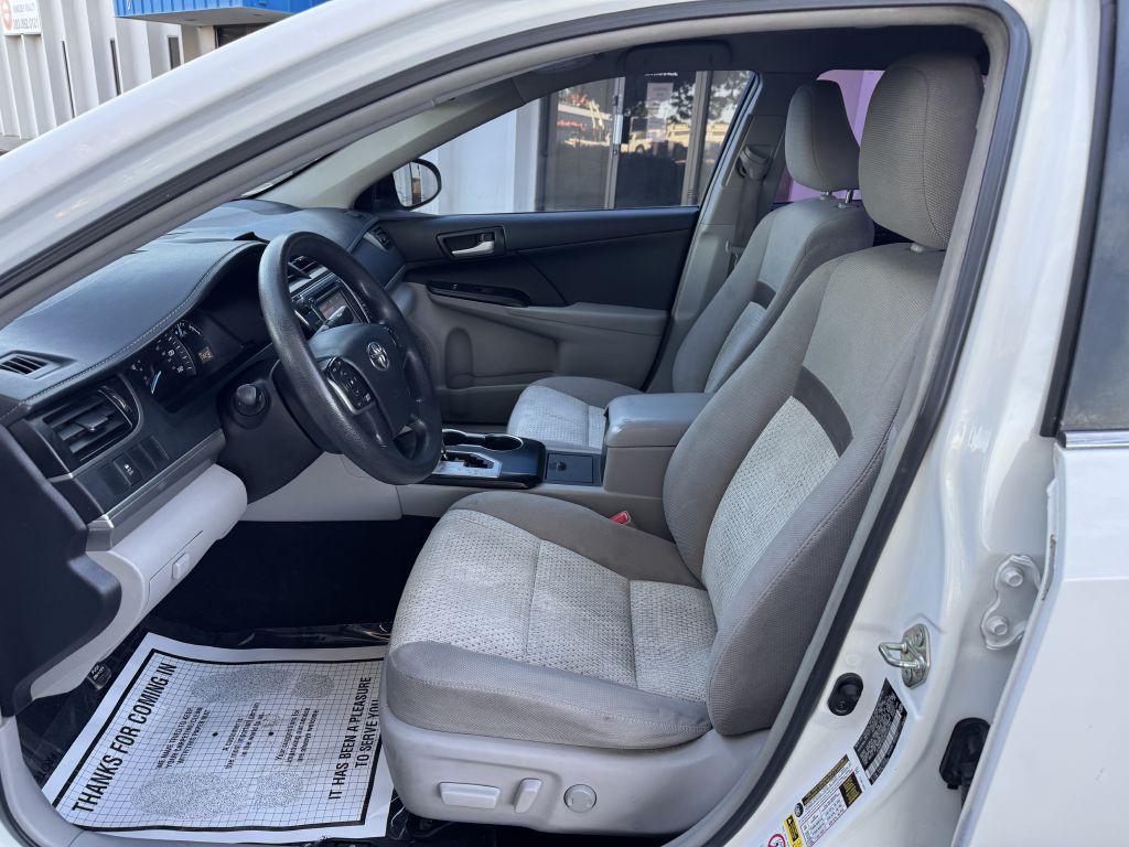 2014 Toyota Camry Image 11