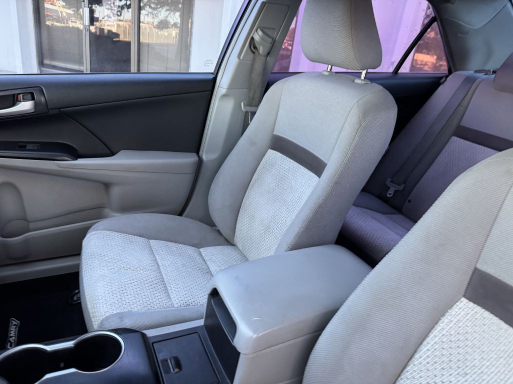 2014 Toyota Camry Image 13