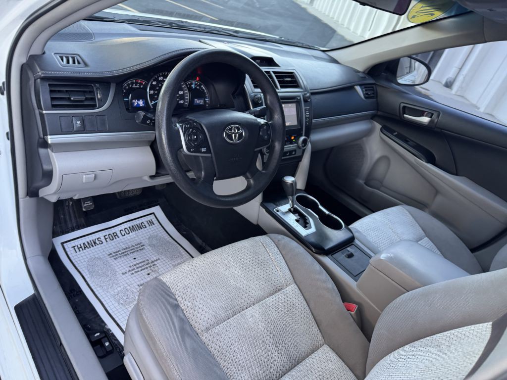 2014 Toyota Camry Image 14