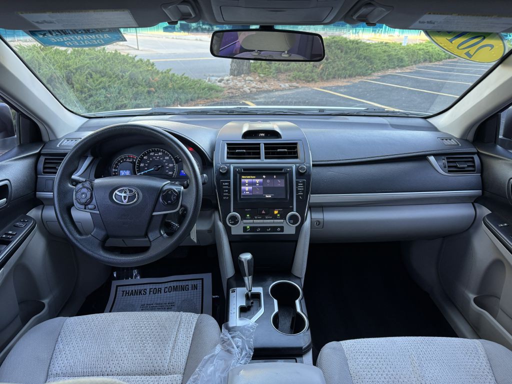 2014 Toyota Camry Image 17