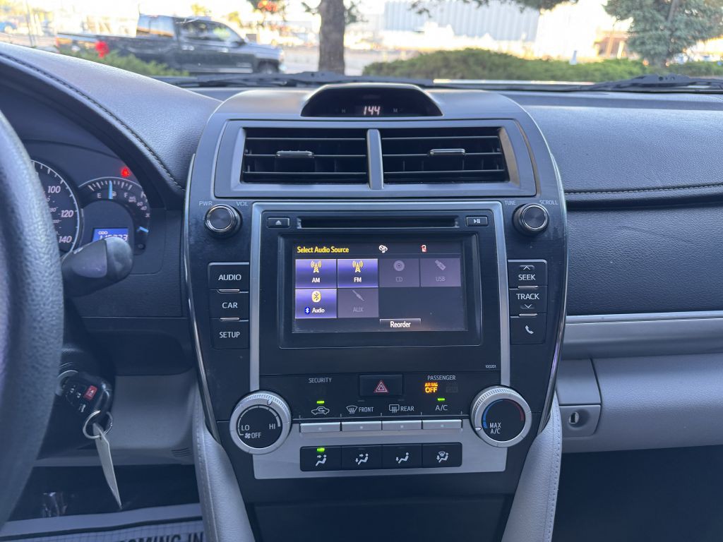 2014 Toyota Camry Image 18