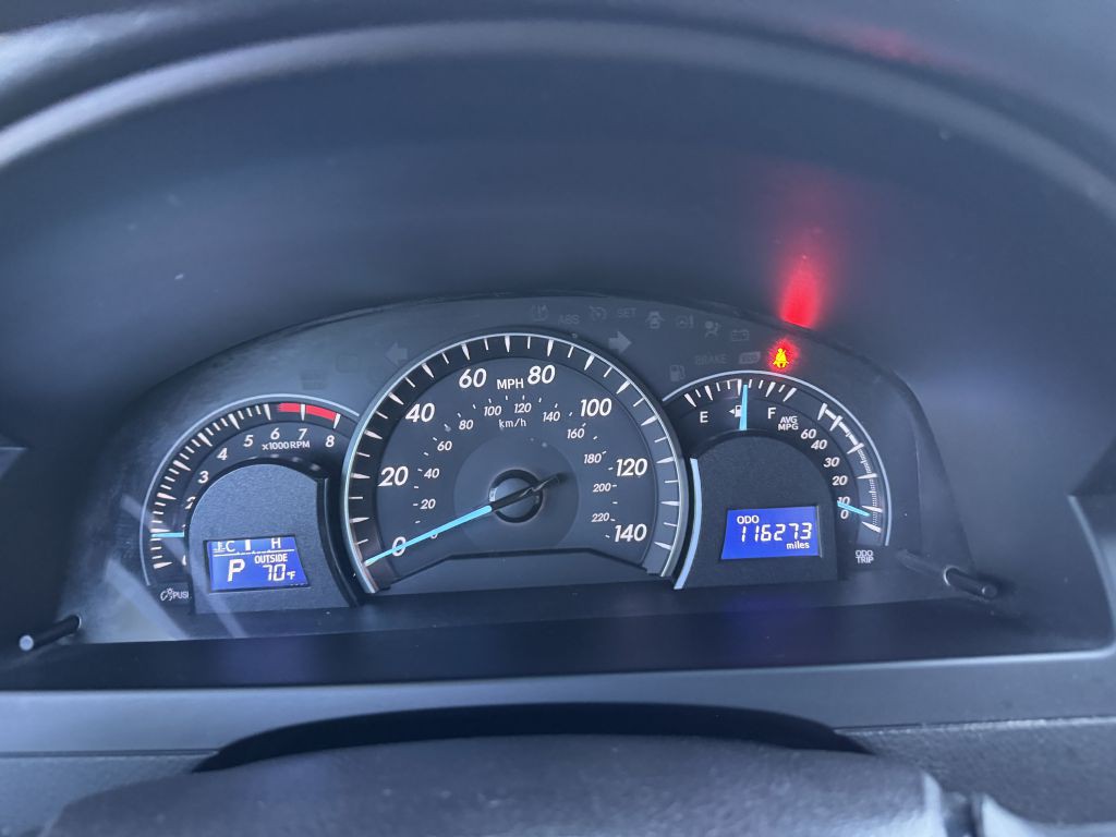 2014 Toyota Camry Image 21