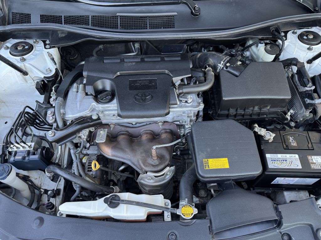 2014 Toyota Camry Image 24