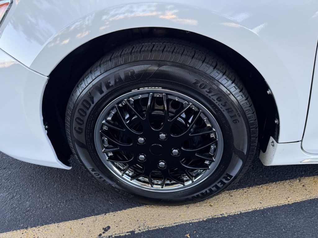 2014 Toyota Camry Image 26