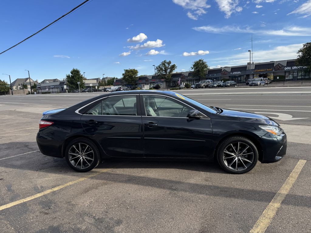 2017 Toyota Camry Image 8