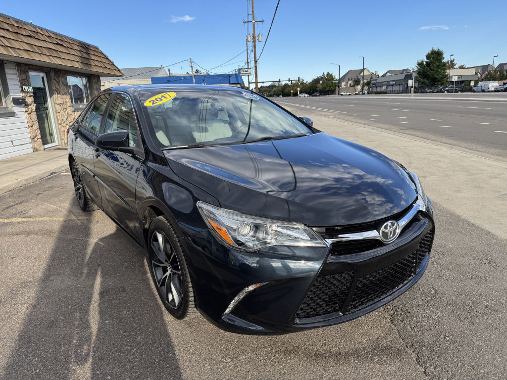2017 Toyota Camry Image 9
