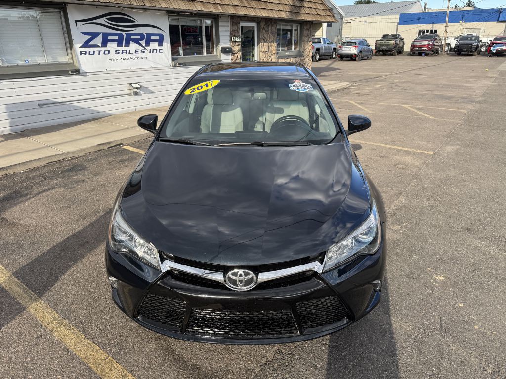 2017 Toyota Camry Image 10