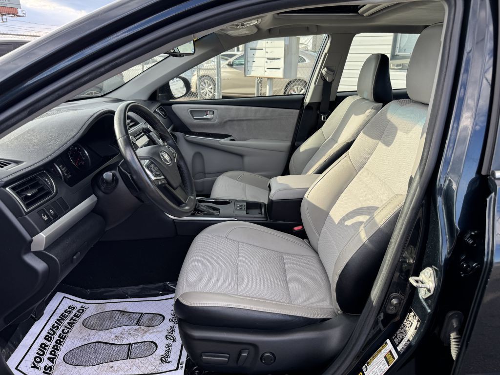 2017 Toyota Camry Image 11