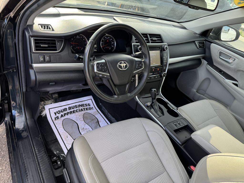 2017 Toyota Camry Image 14