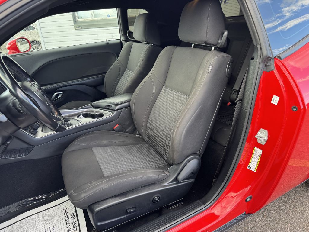 2019 Dodge Challenger Image 12