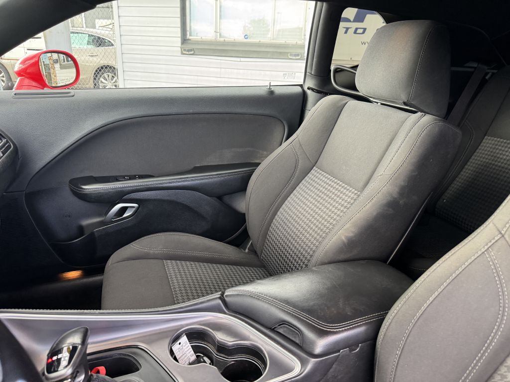 2019 Dodge Challenger Image 13