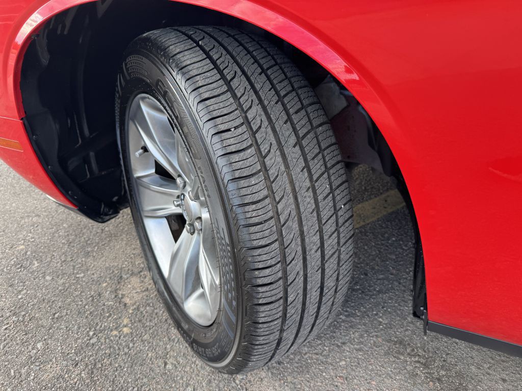 2019 Dodge Challenger Image 29