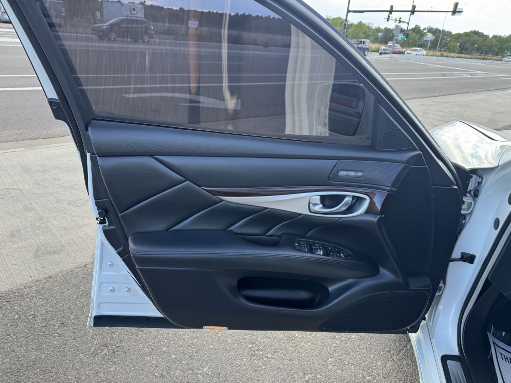 2013 INFINITI M37 Image 15