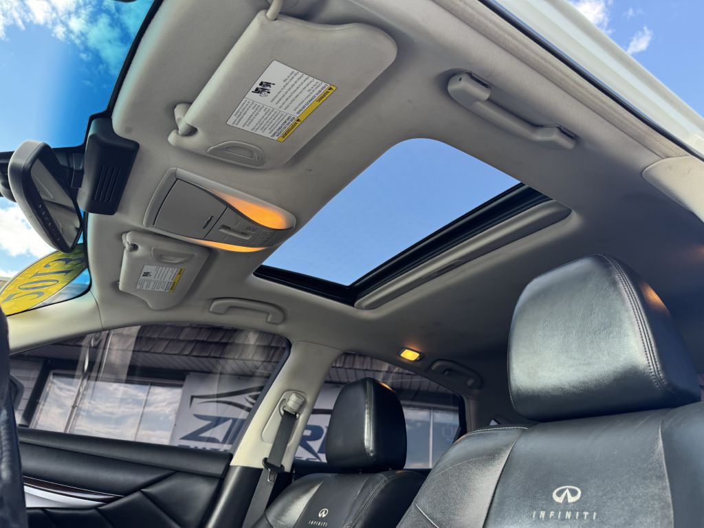 2013 INFINITI M37 Image 16