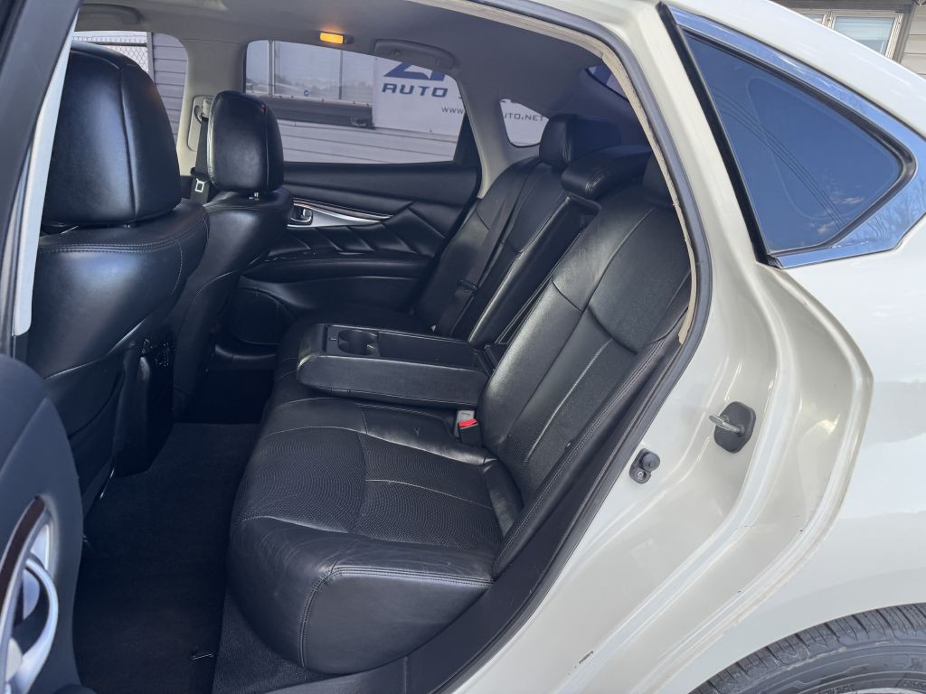 2013 INFINITI M37 Image 17