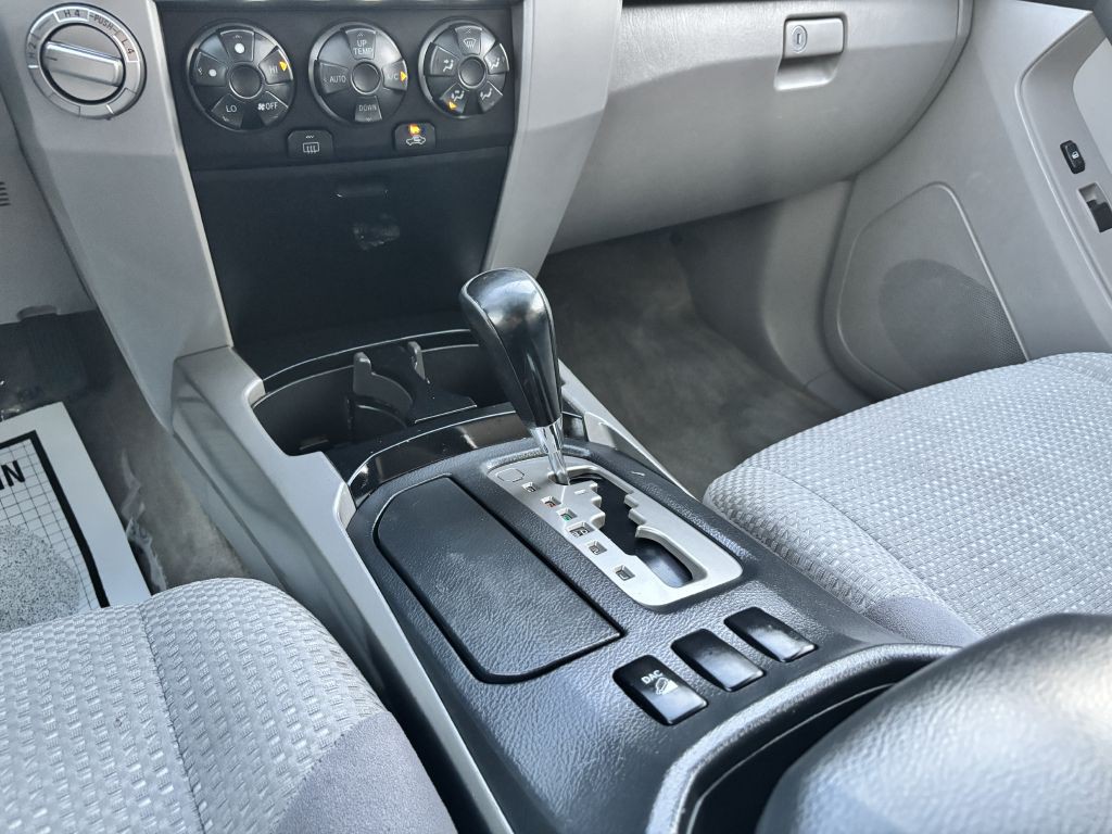 2004 Toyota 4Runner Image 18