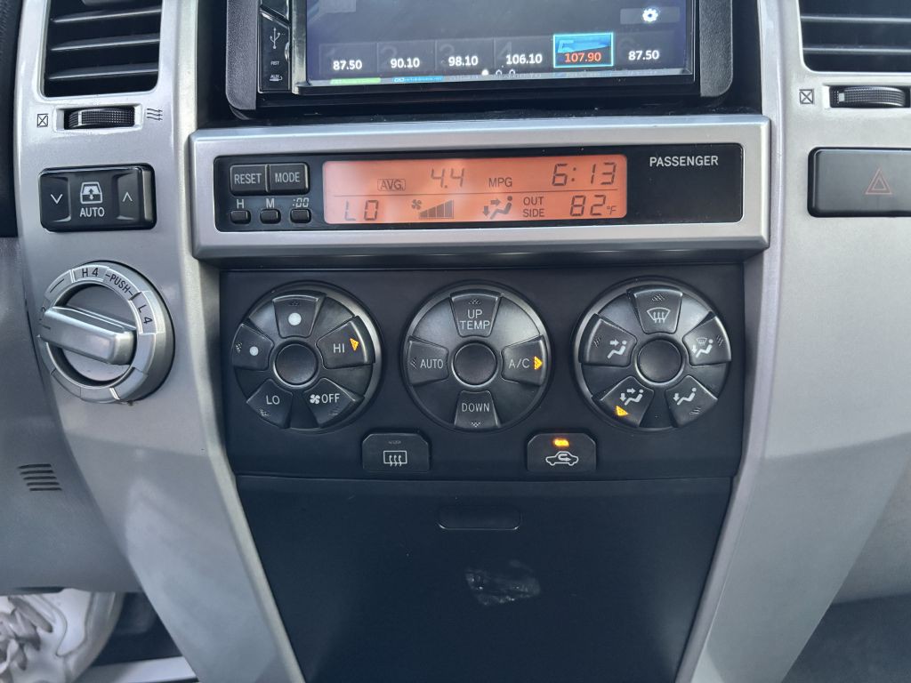 2004 Toyota 4Runner Image 22