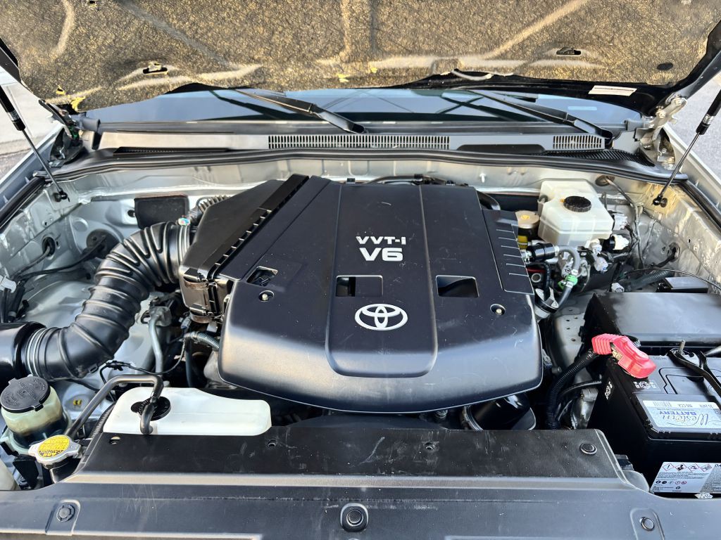 2004 Toyota 4Runner Image 23