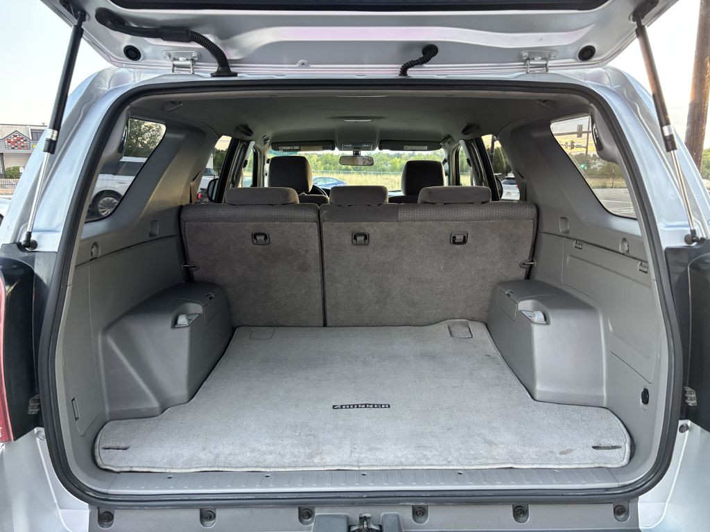 2004 Toyota 4Runner Image 24