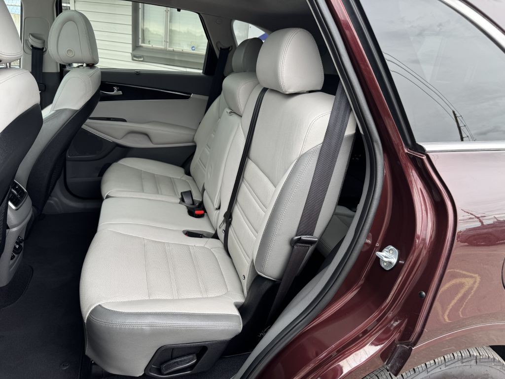 2016 Kia Sorento Image 17