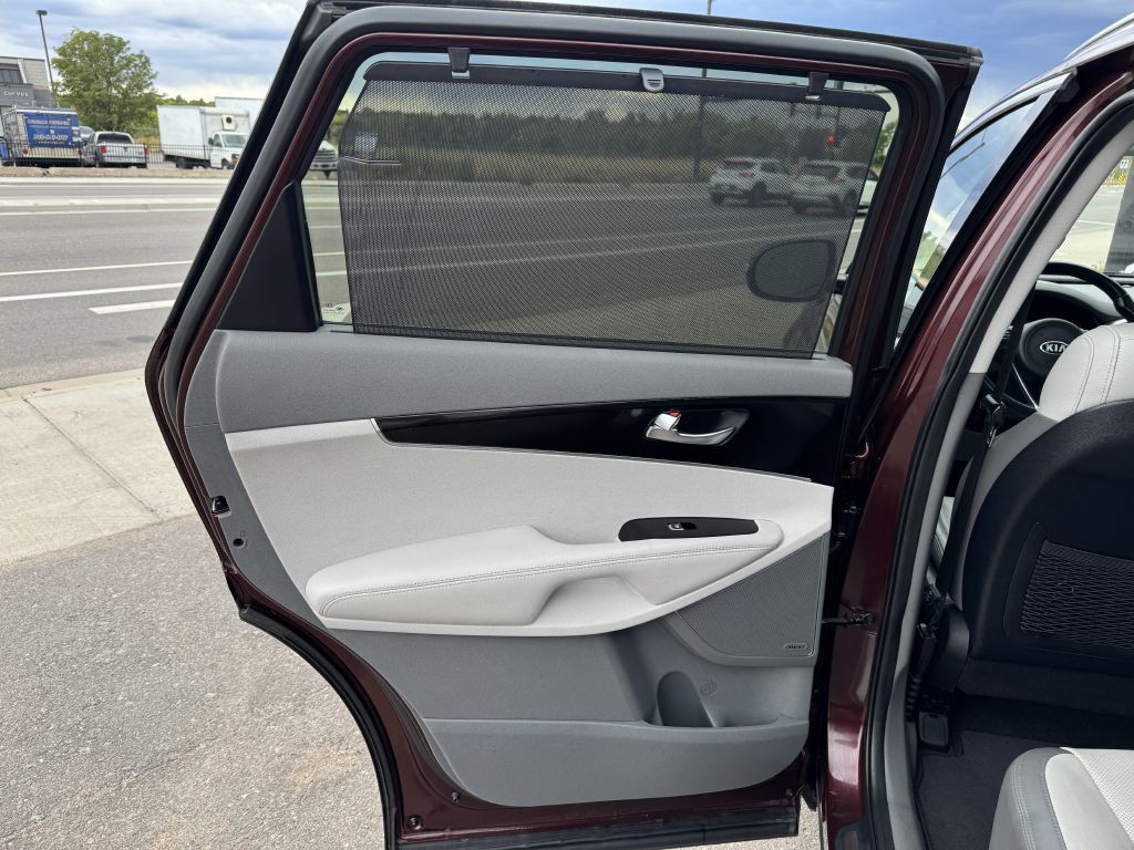 2016 Kia Sorento Image 19