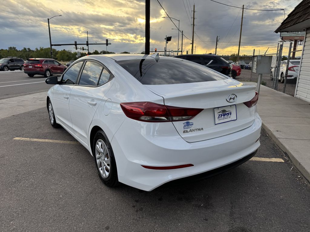 2017 Hyundai Elantra Image 5