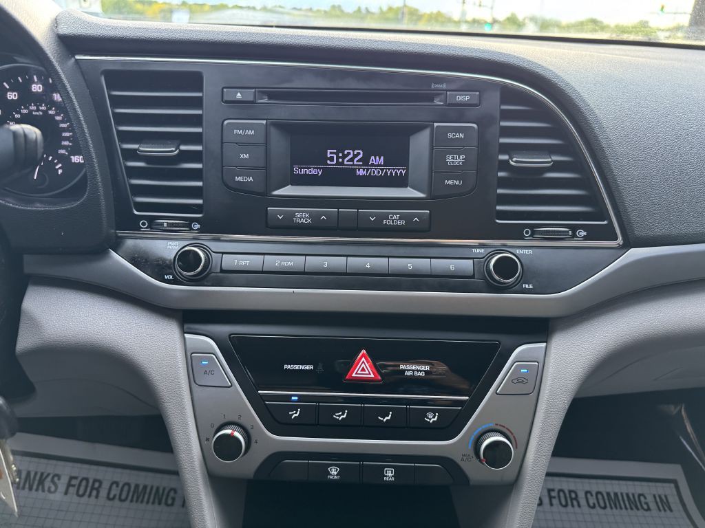 2017 Hyundai Elantra Image 18