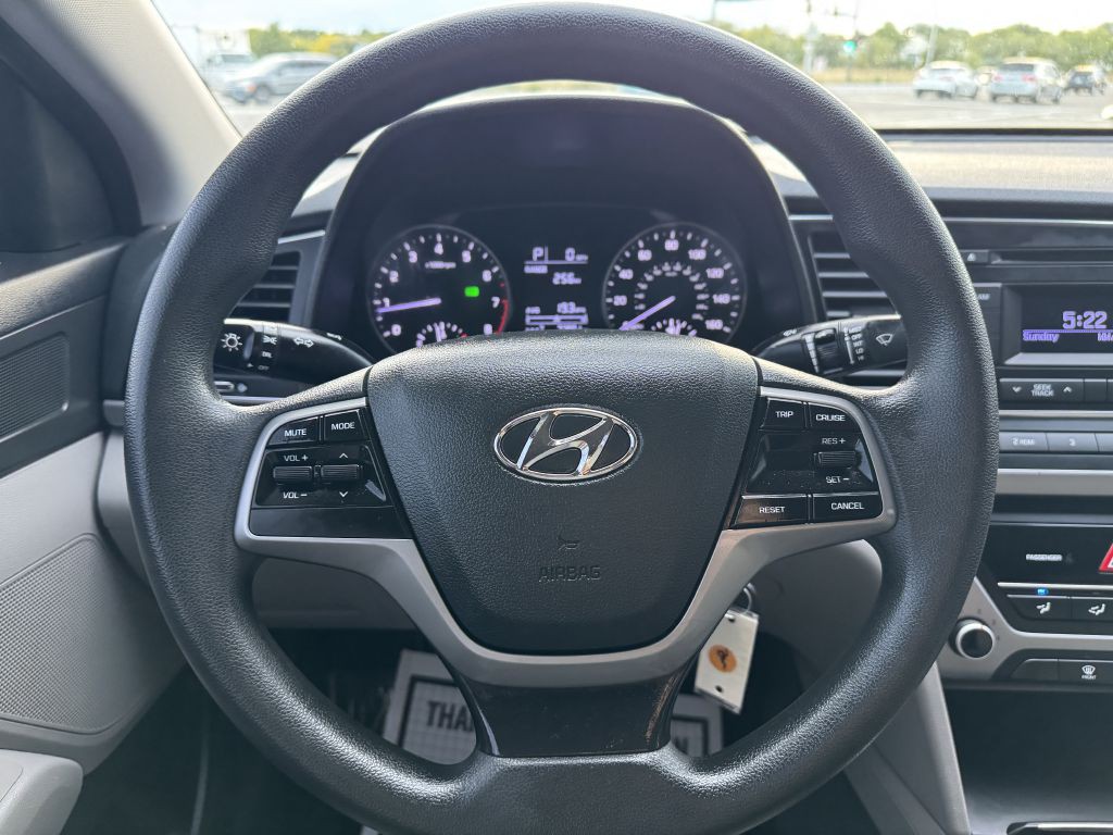 2017 Hyundai Elantra Image 20