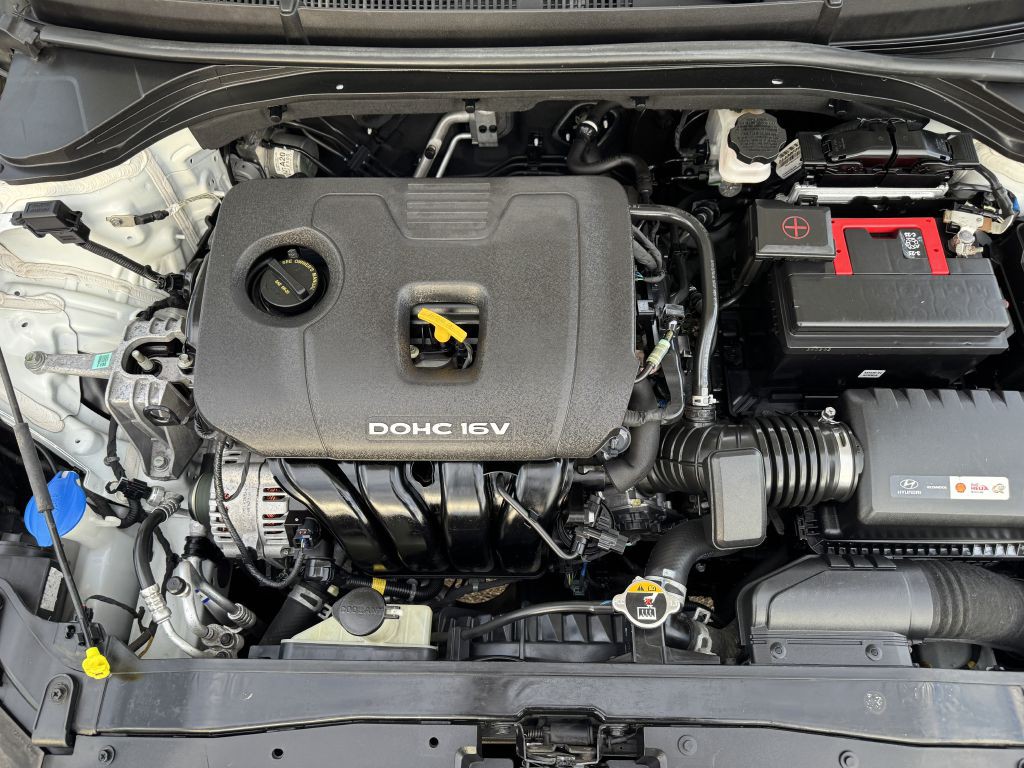 2017 Hyundai Elantra Image 23
