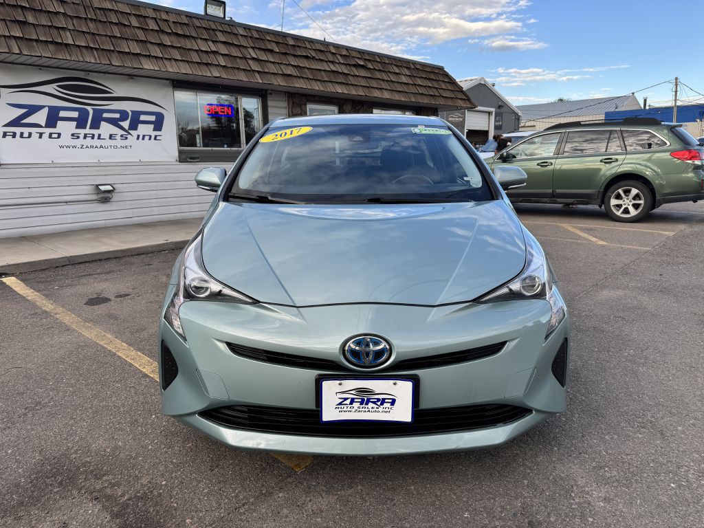 2017 Toyota Prius Image 2