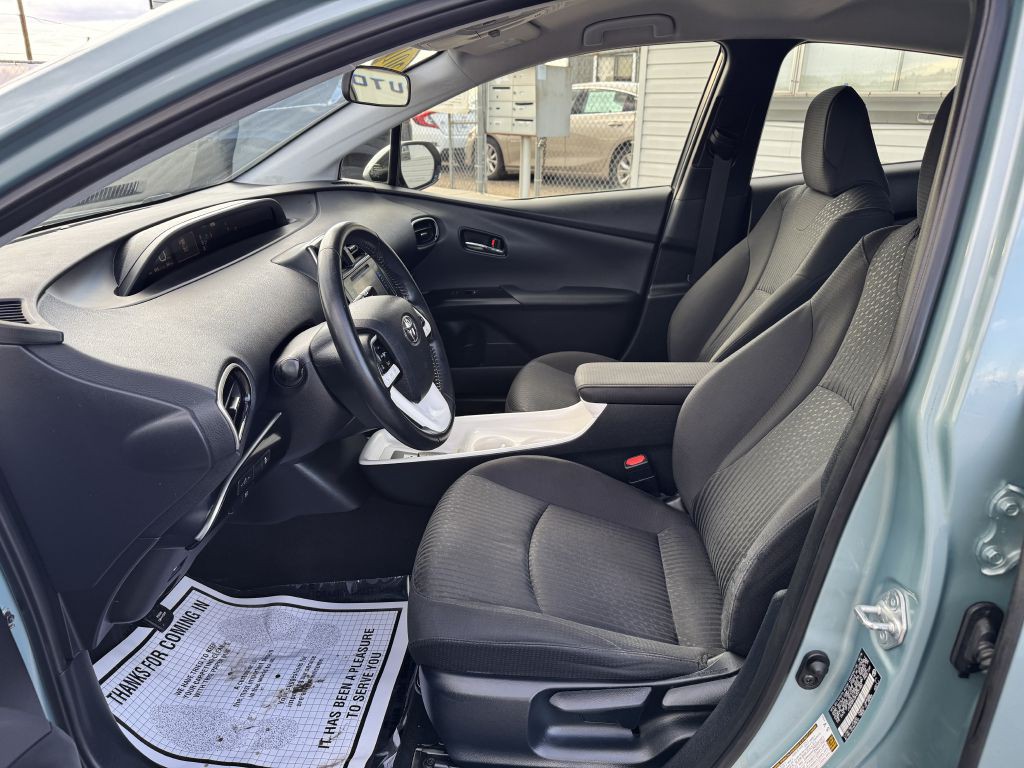 2017 Toyota Prius Image 11