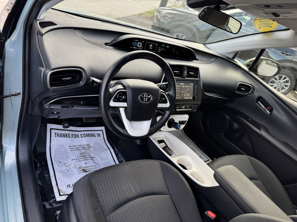 2017 Toyota Prius Image 14